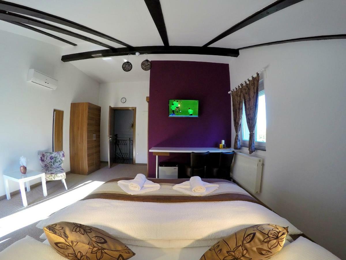 Black Queen Guesthouse Grabovac  Exterior foto